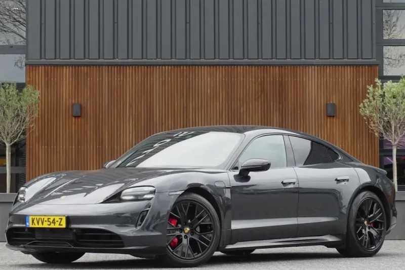 Porsche Taycan (2020)