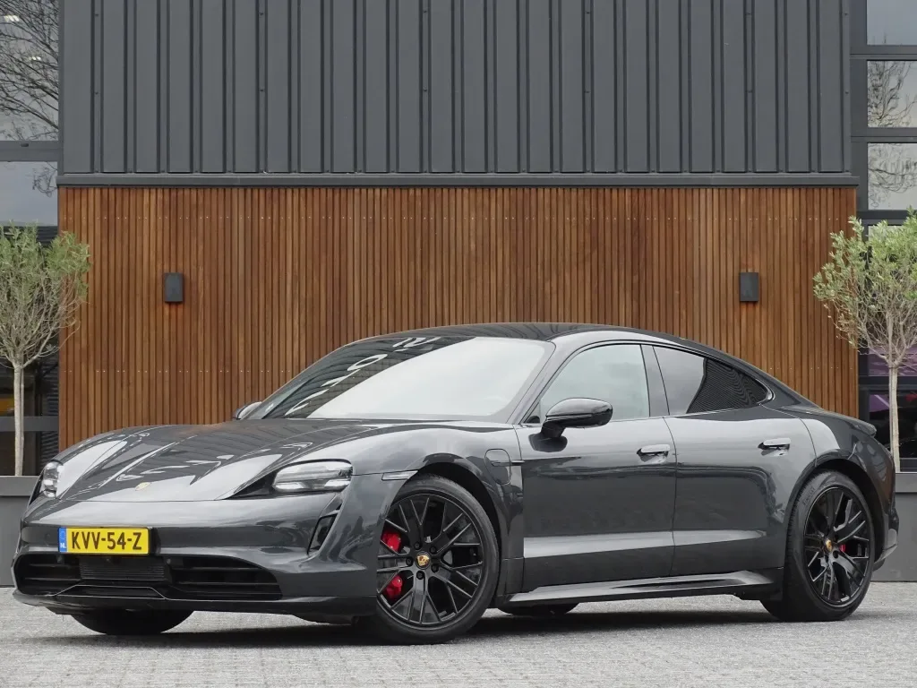 Porsche Taycan (2020) — foto 1