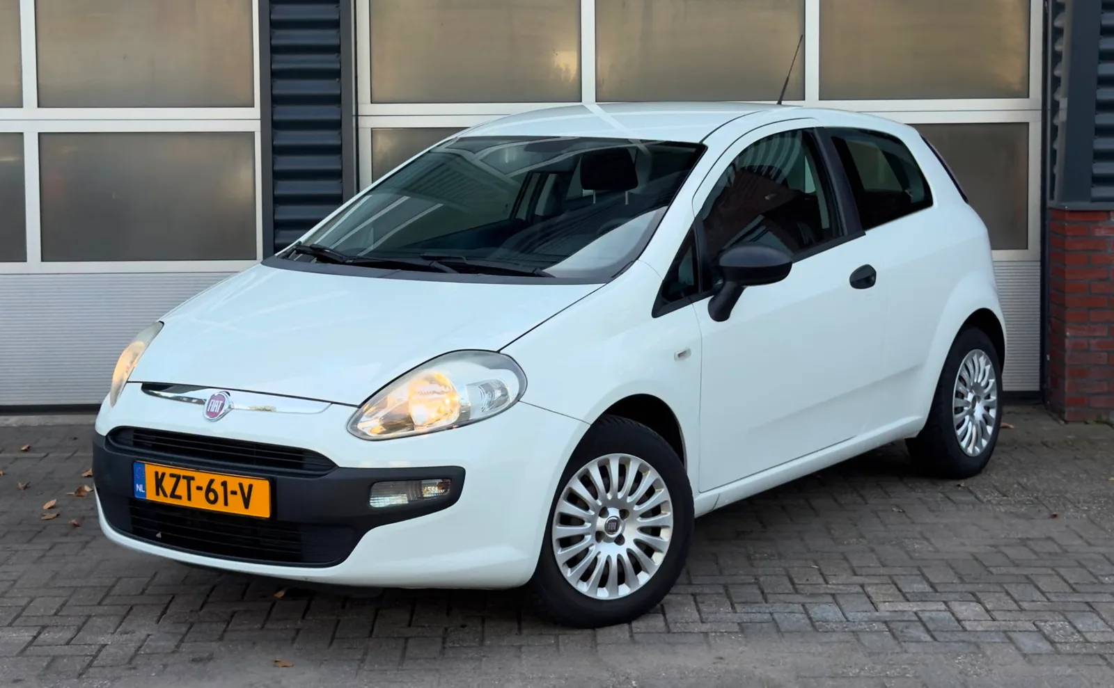 Fiat Grande Punto (2010) — foto 1