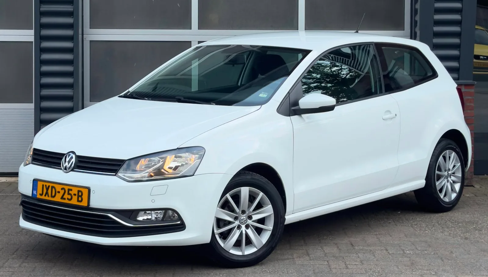 Volkswagen Polo (2014) — foto 1