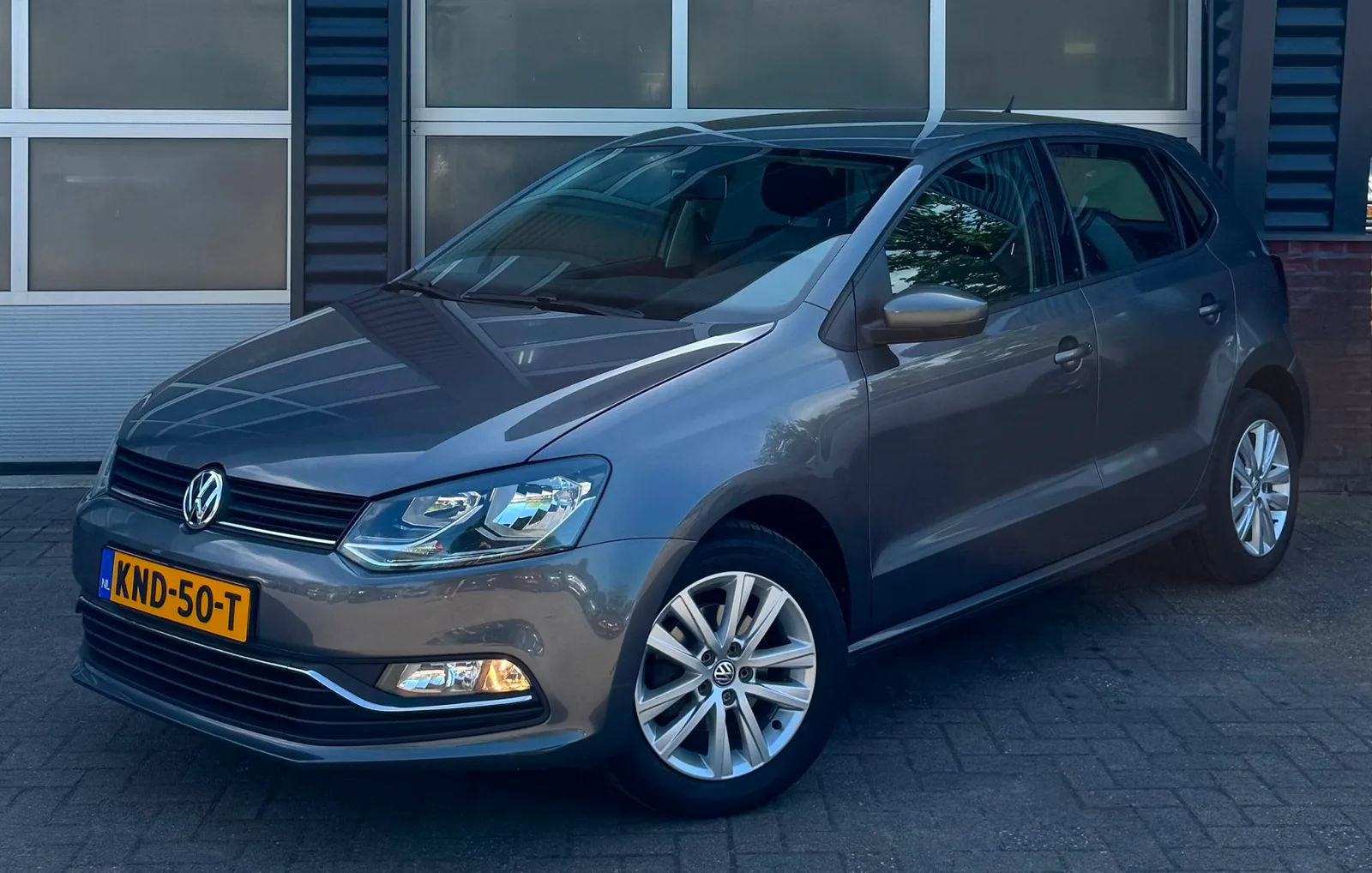 Volkswagen Polo (2014) — foto 1