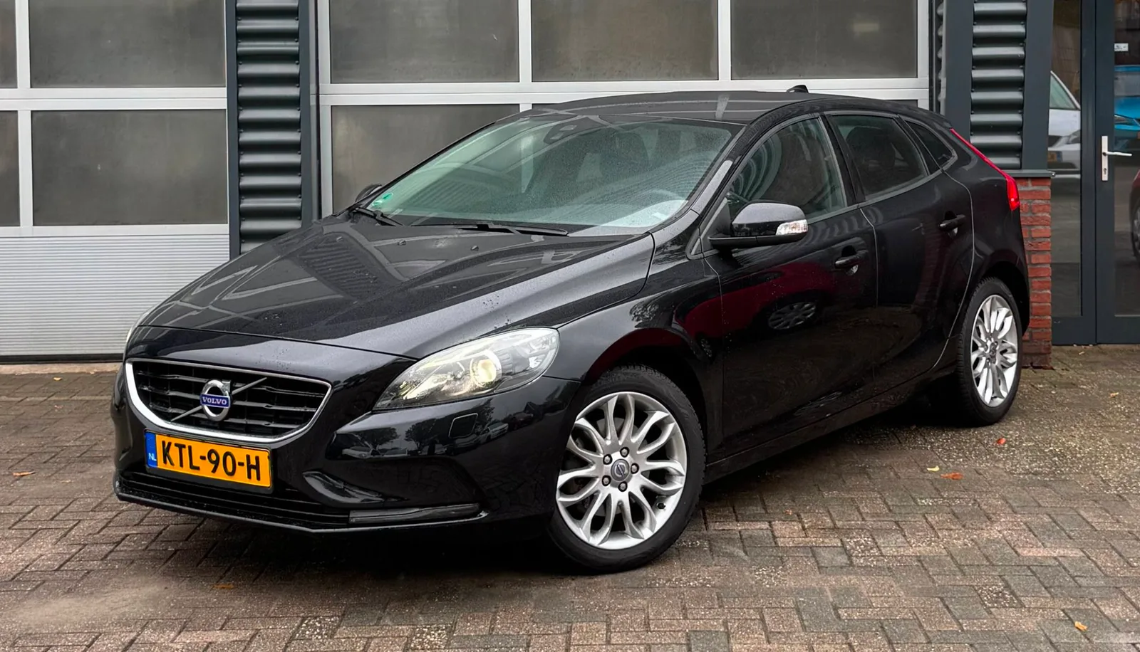 Volvo V40 (2013) — foto 1