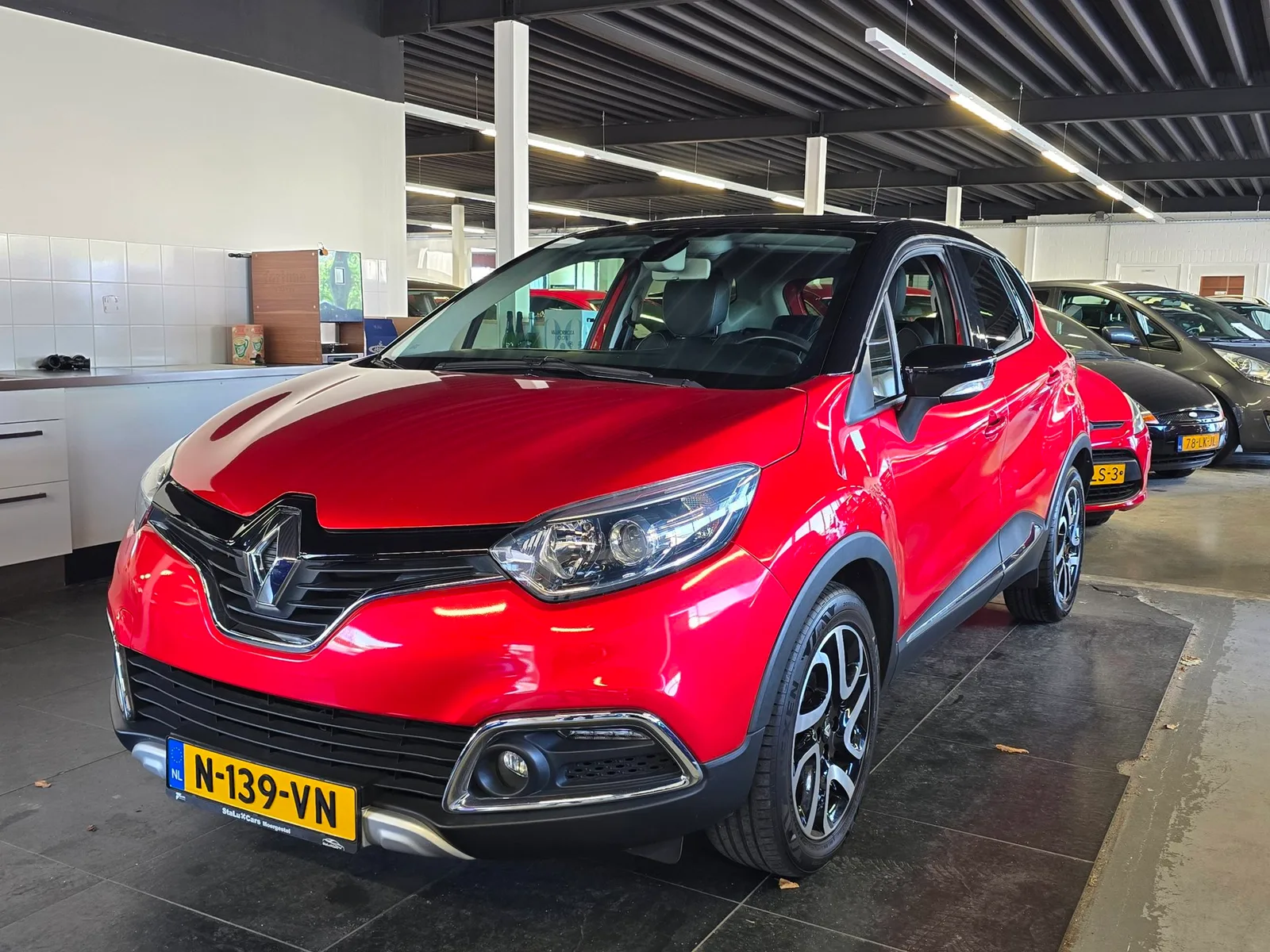Renault Captur (2015) — foto 1