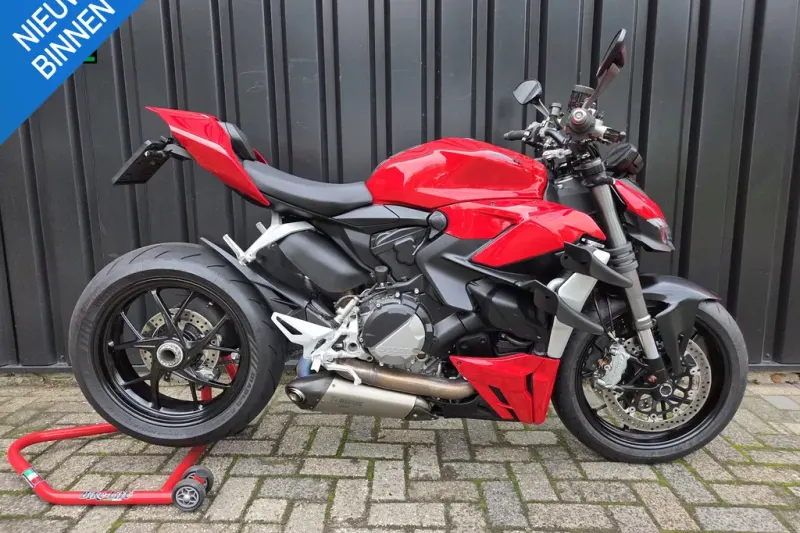 Ducati Streetfighter V2 (2022)
