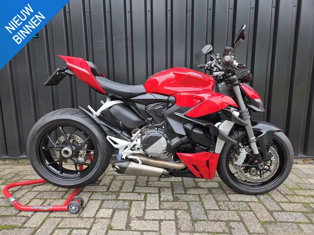 Ducati Streetfighter V2 (2022) — foto 1