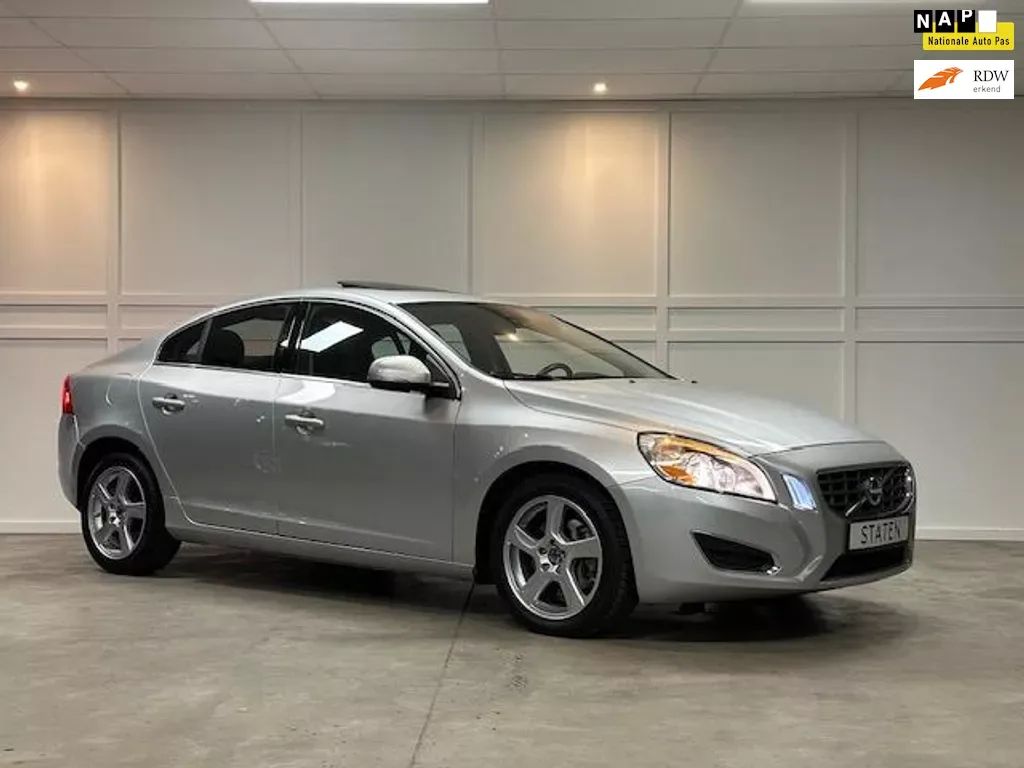 Volvo S60 (2012) — foto 1