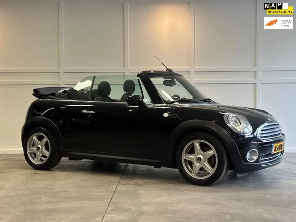 MINI Cabrio (2010) — foto 1