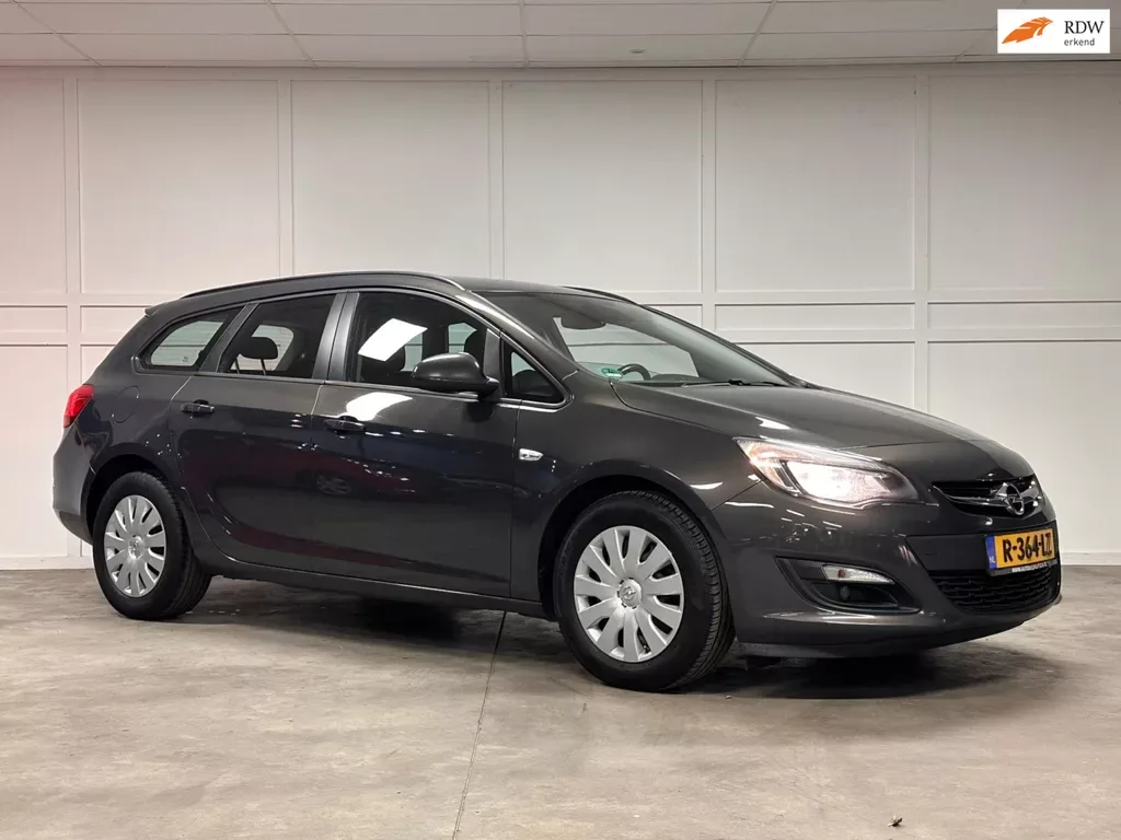 Opel Astra (2015) — foto 1