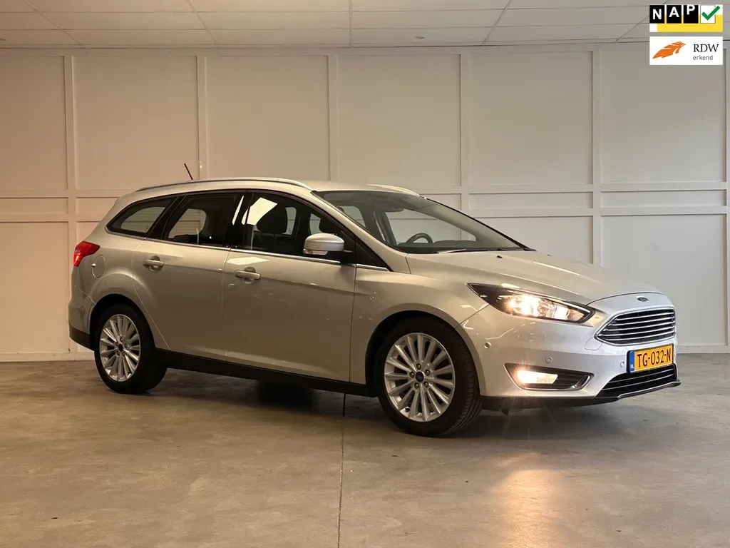 Ford Focus (2018) — foto 1
