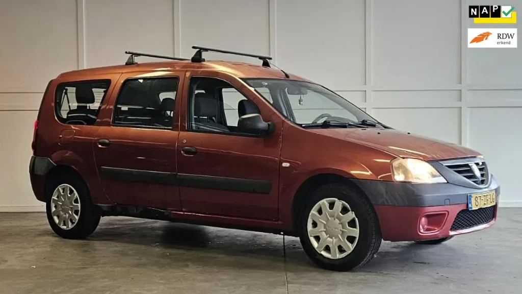 Dacia Logan MCV (2008) — foto 1