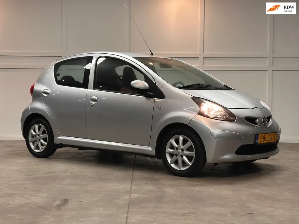 Toyota Aygo (2008) — foto 1