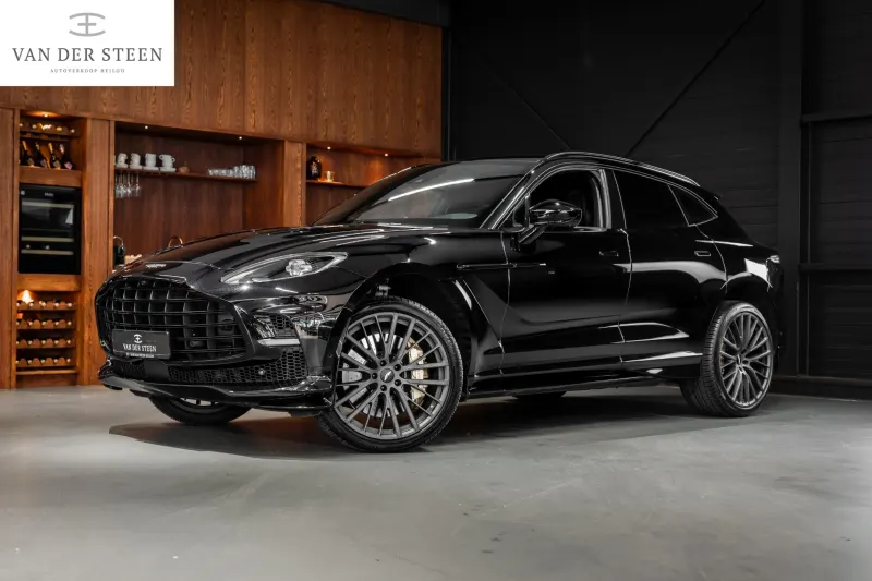 Aston Martin DBX (2023)