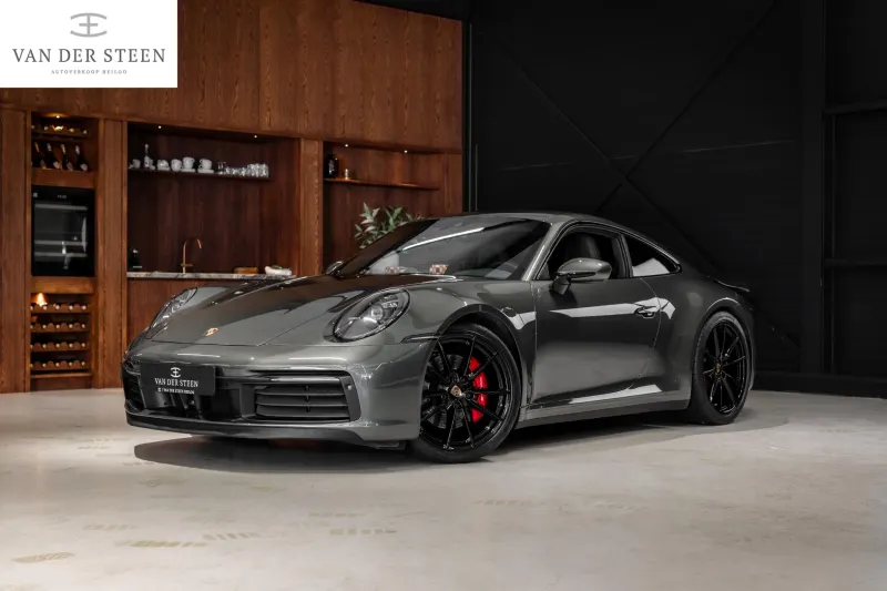 Porsche 911 (2021)