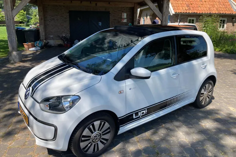 Volkswagen E-Up! (2015)