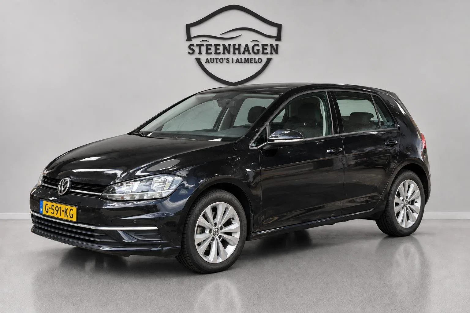 Volkswagen Golf (2018) — foto 1