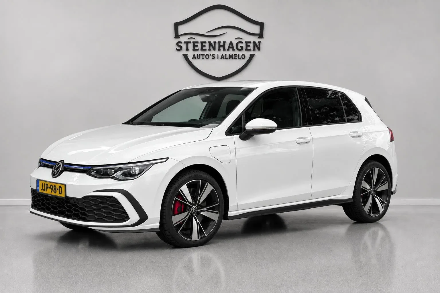 Volkswagen Golf (2021) — foto 1