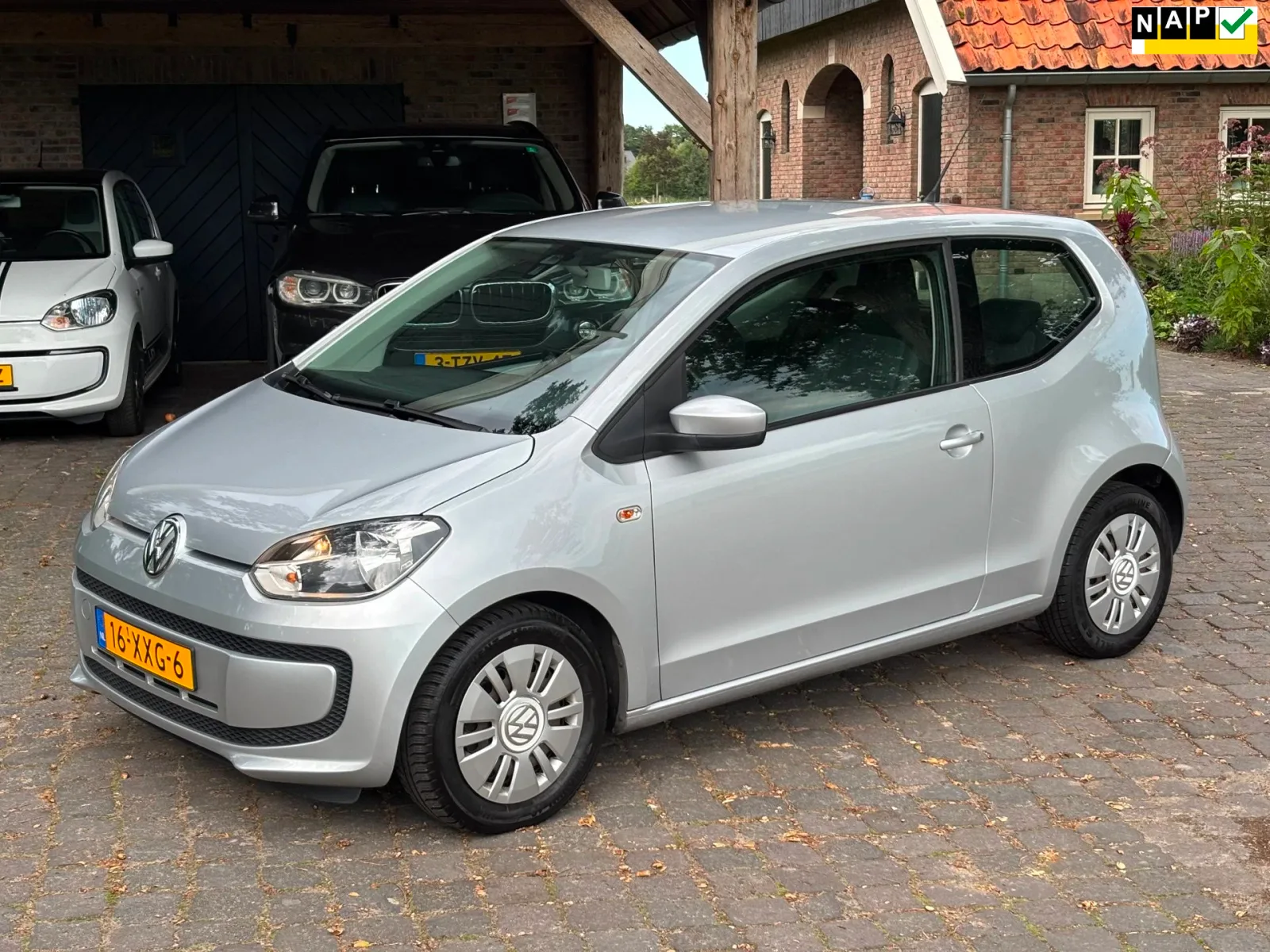 Volkswagen Up! (2012) — foto 1