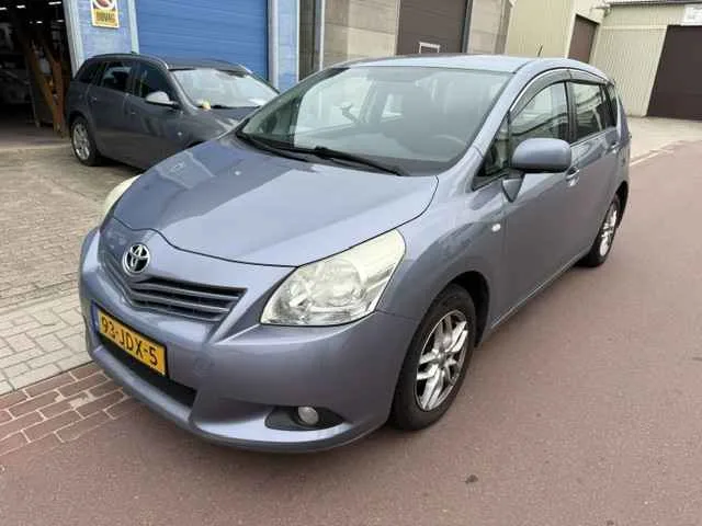 Toyota Verso (2009) — foto 1