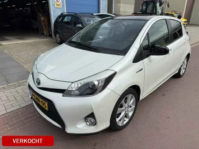 Toyota Yaris (2013) — foto 1