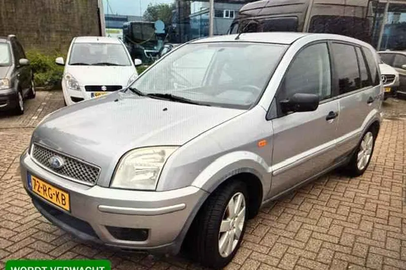 Ford Fusion (2005)