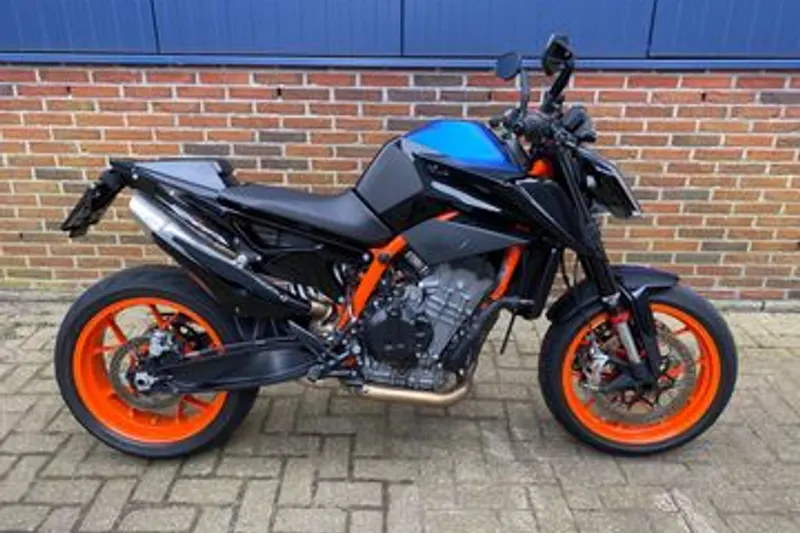 KTM 890 Duke R (2020)