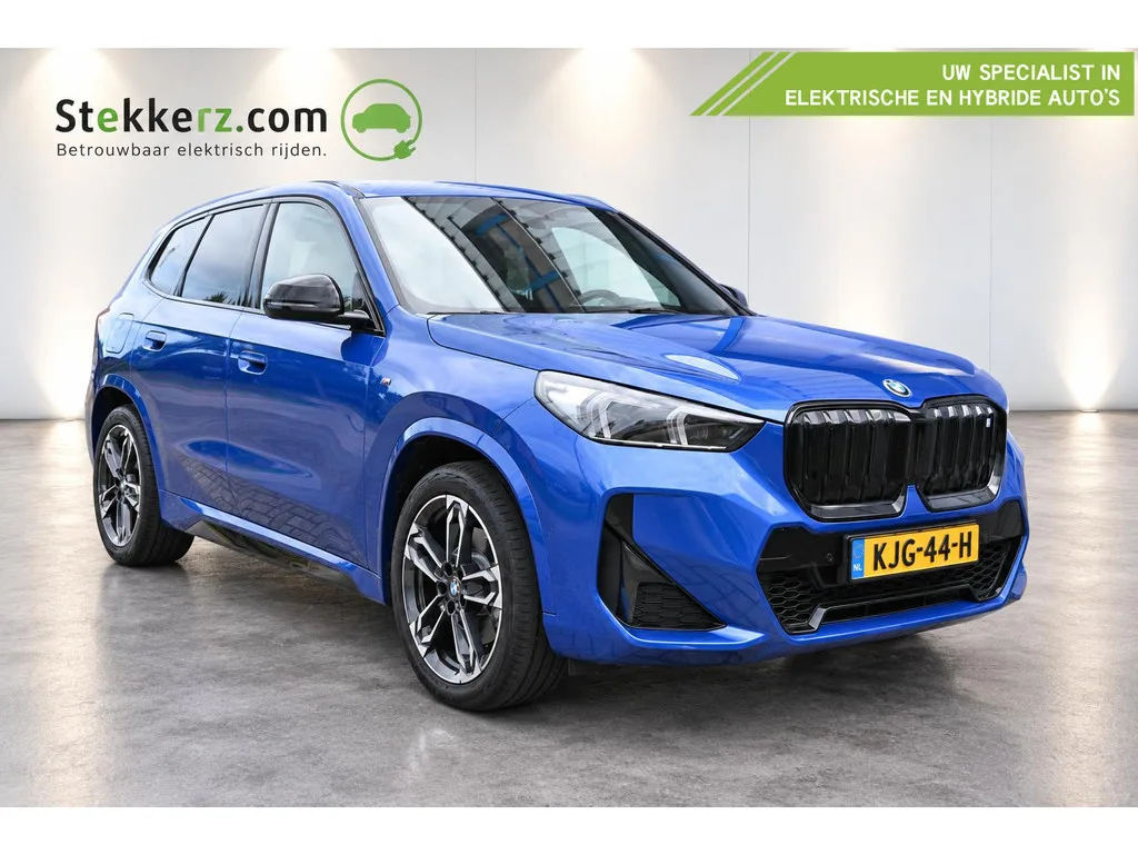 BMW iX1 (2023) — foto 1