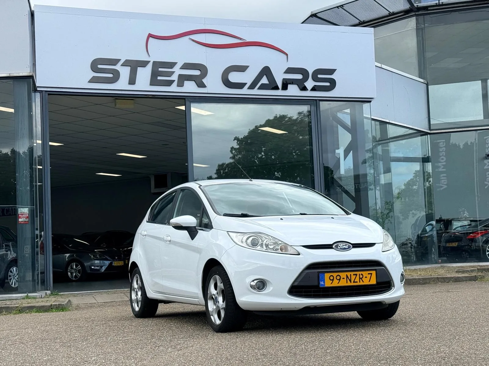 Ford Fiesta (2011) — foto 1
