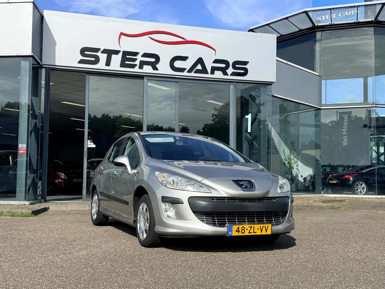 Peugeot 308 (2008) — foto 1