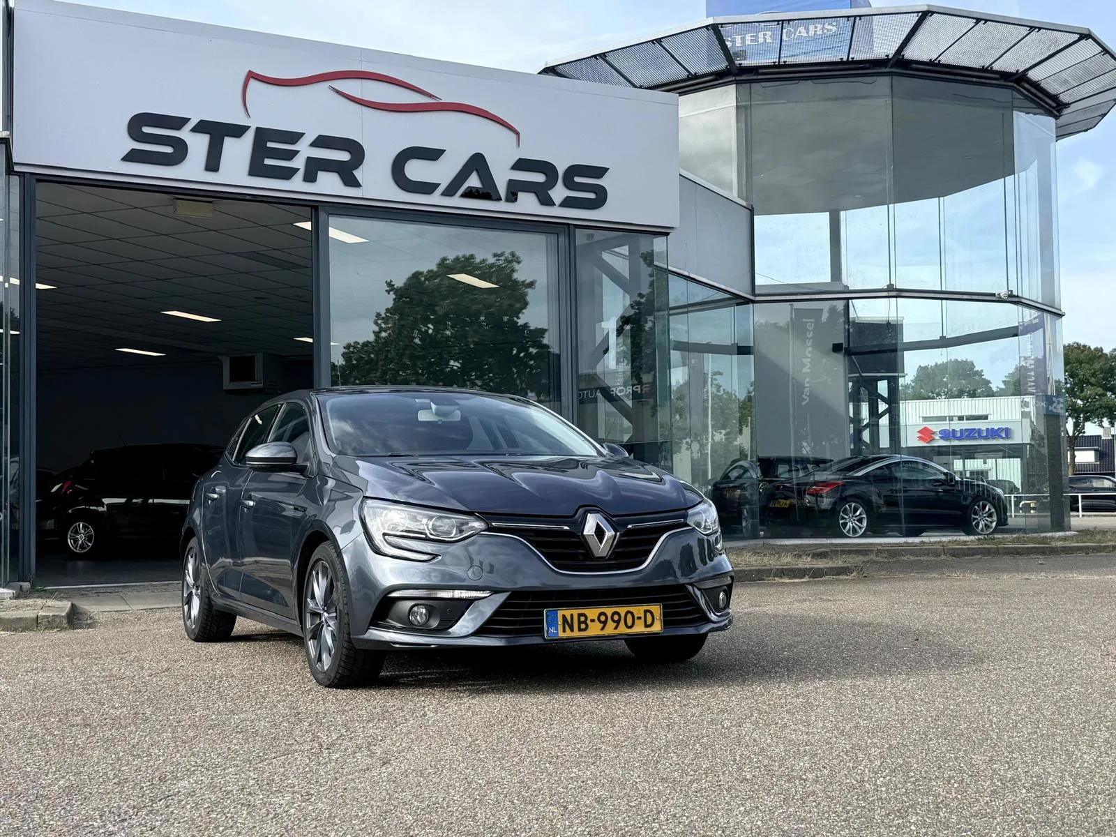 Renault Mégane (2017) — foto 1