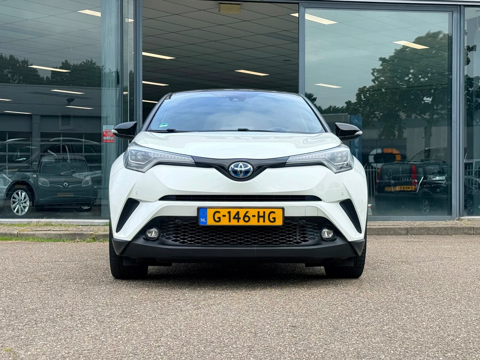 Toyota C-HR (2017) — foto 1