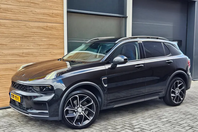 Lynk & Co 01 (2023)