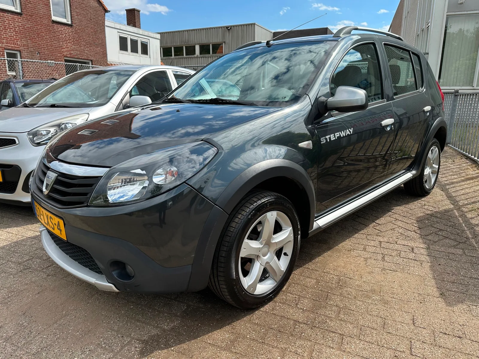 Dacia Sandero (2010) — foto 1