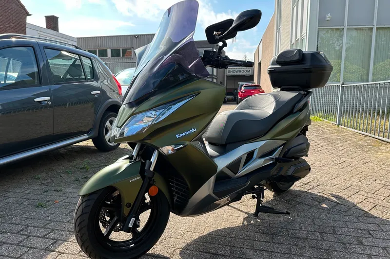 Kawasaki J 300 (2019)