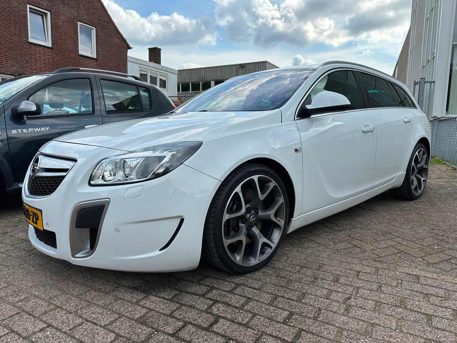 Opel Insignia (2011) — foto 1