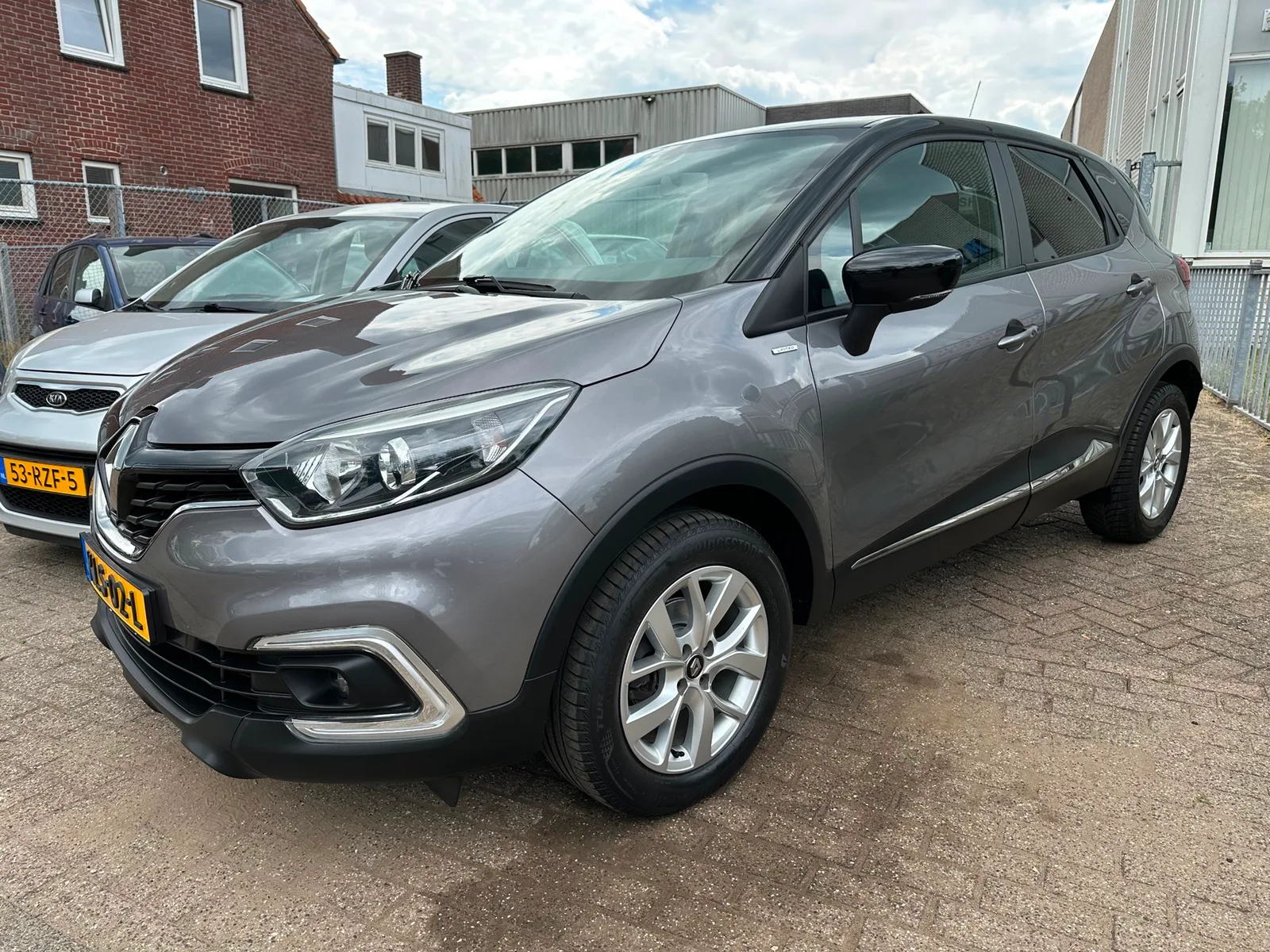 Renault Captur (2019) — foto 1