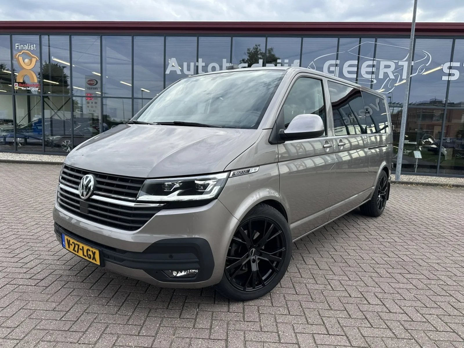 Volkswagen Transporter (2023) — foto 1