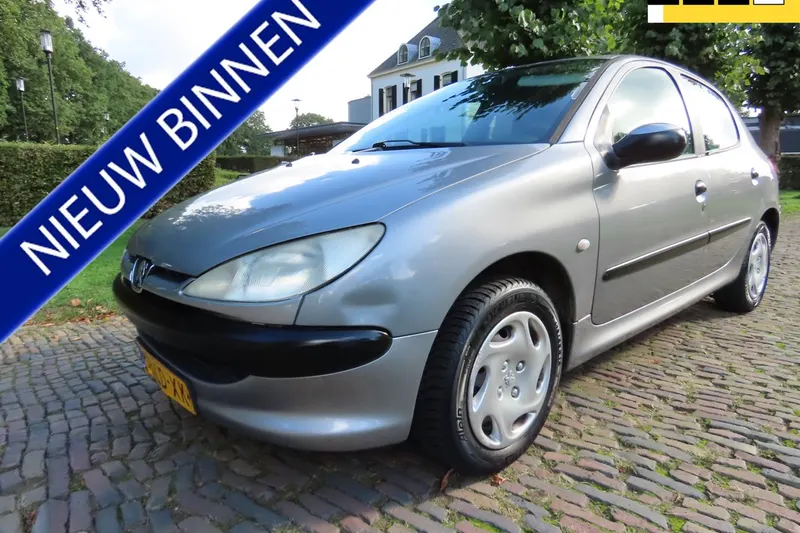 Peugeot 206 (2002)