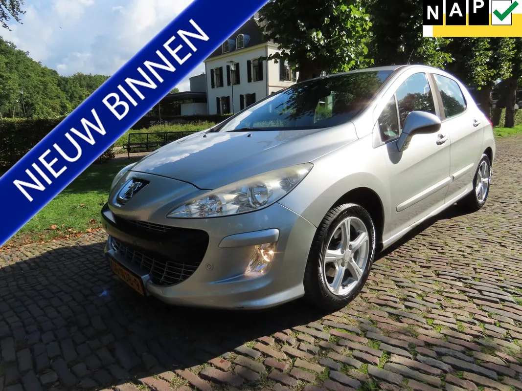 Peugeot 308 (2010) — foto 1