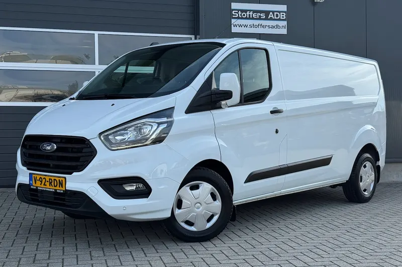 Ford Transit Custom (2023)
