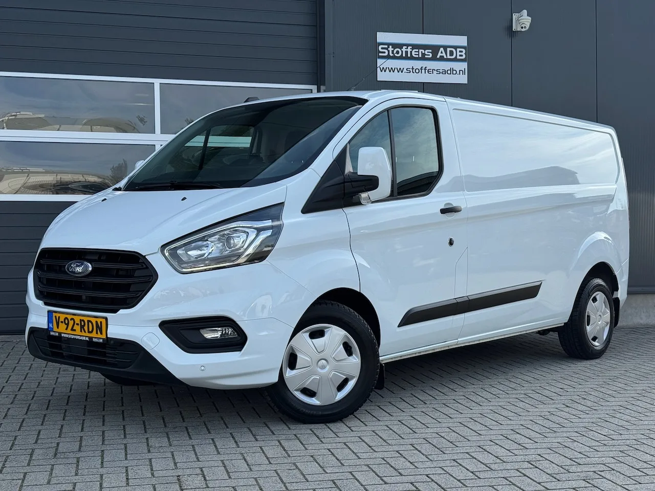 Ford Transit Custom (2023) — foto 1