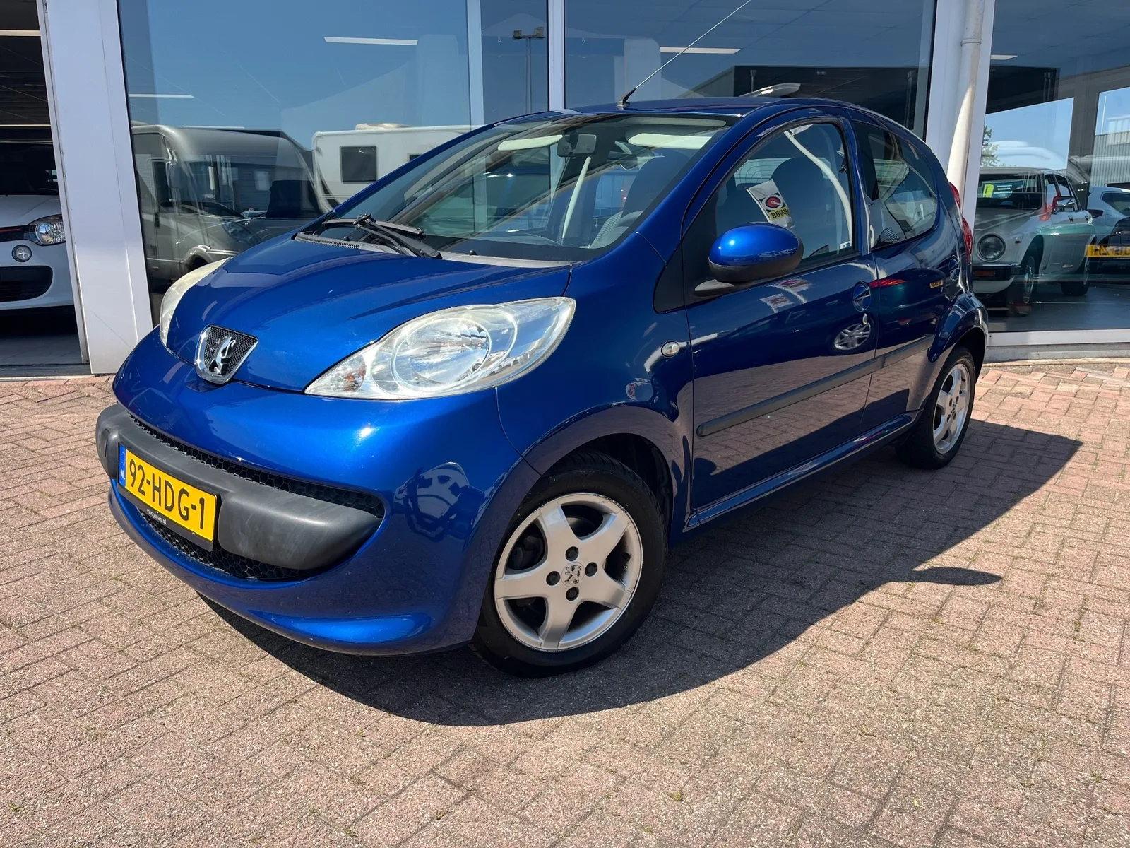 Peugeot 107 (2008) — foto 1