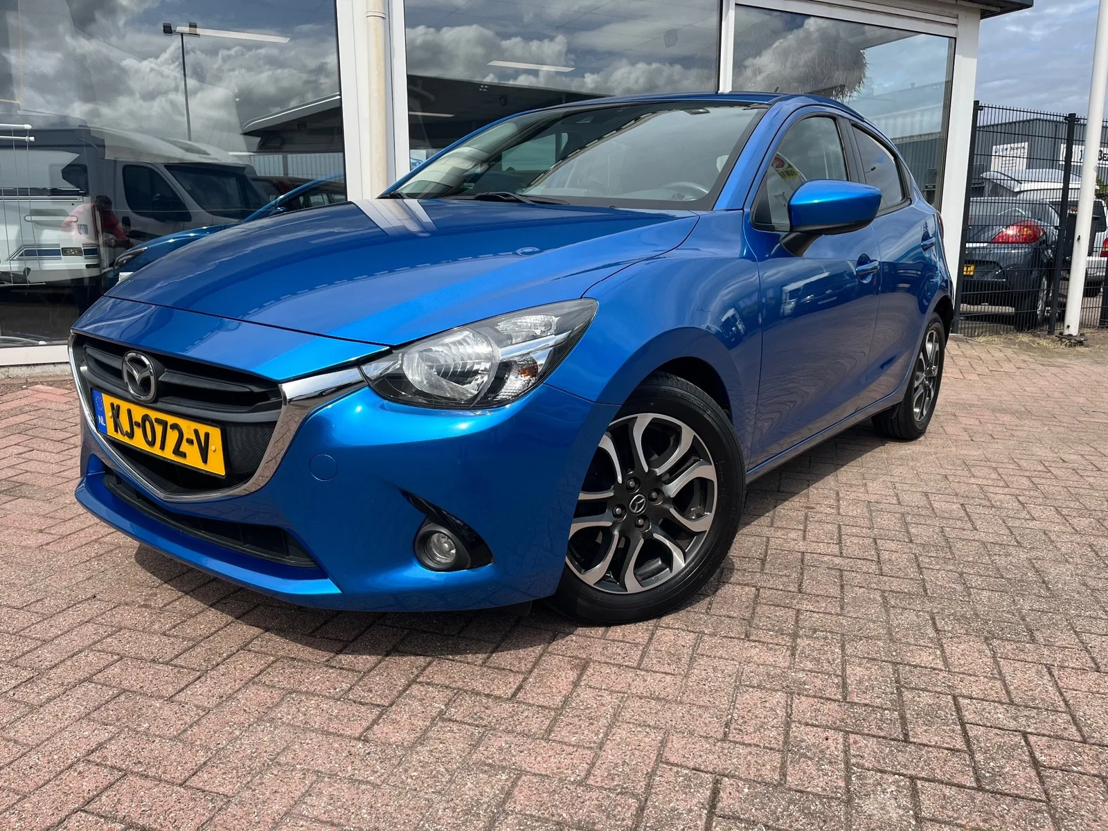 Mazda 2 (2016) — foto 1