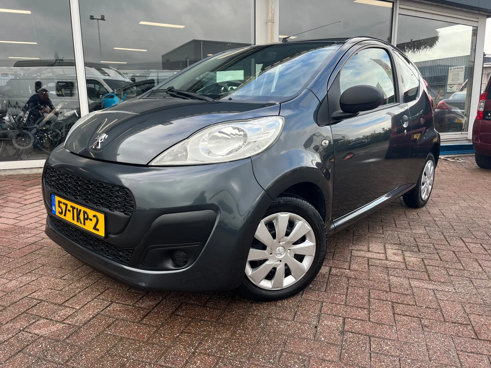 Peugeot 107 (2012) — foto 1
