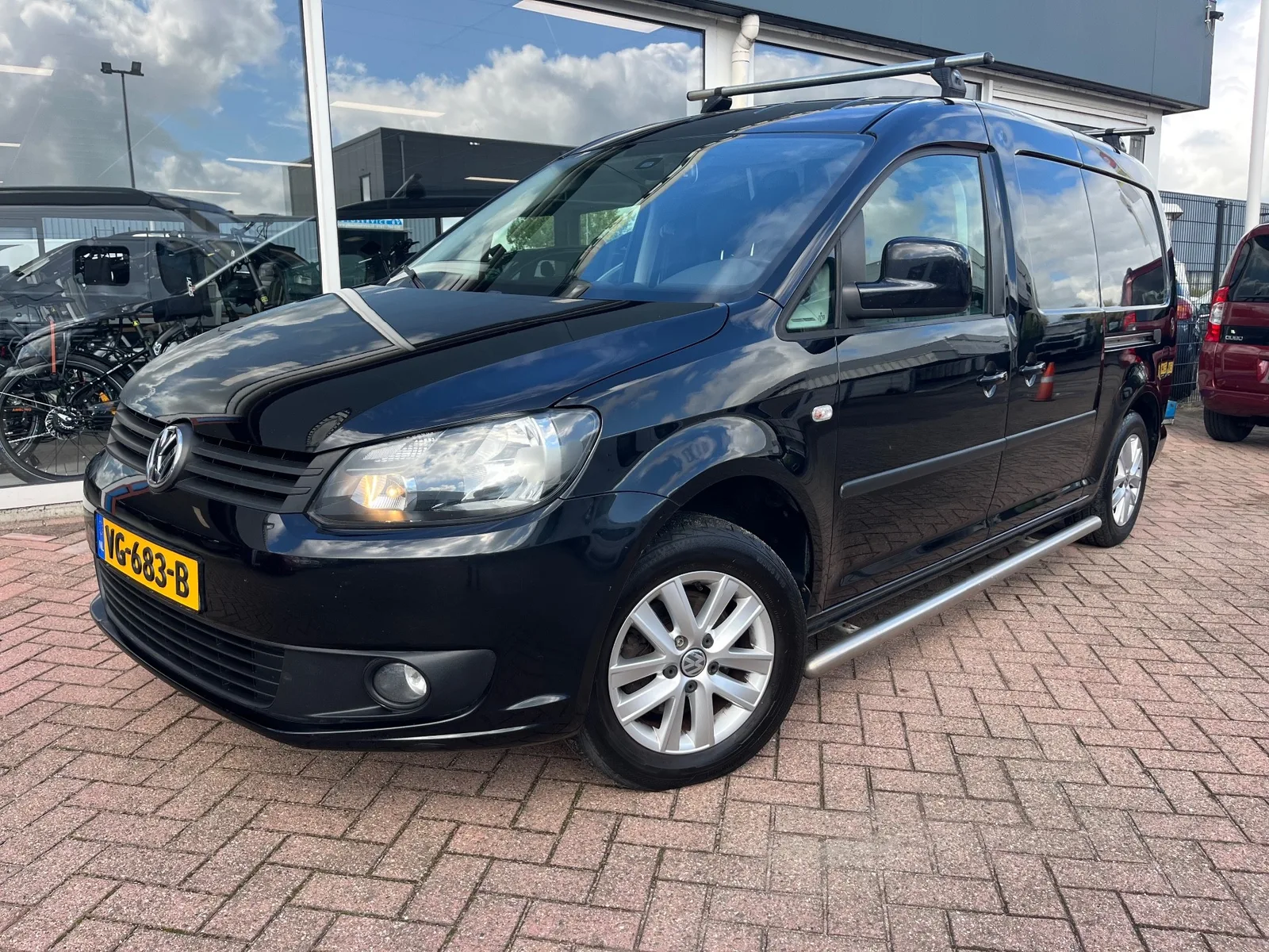 Volkswagen Caddy (2013) — foto 1