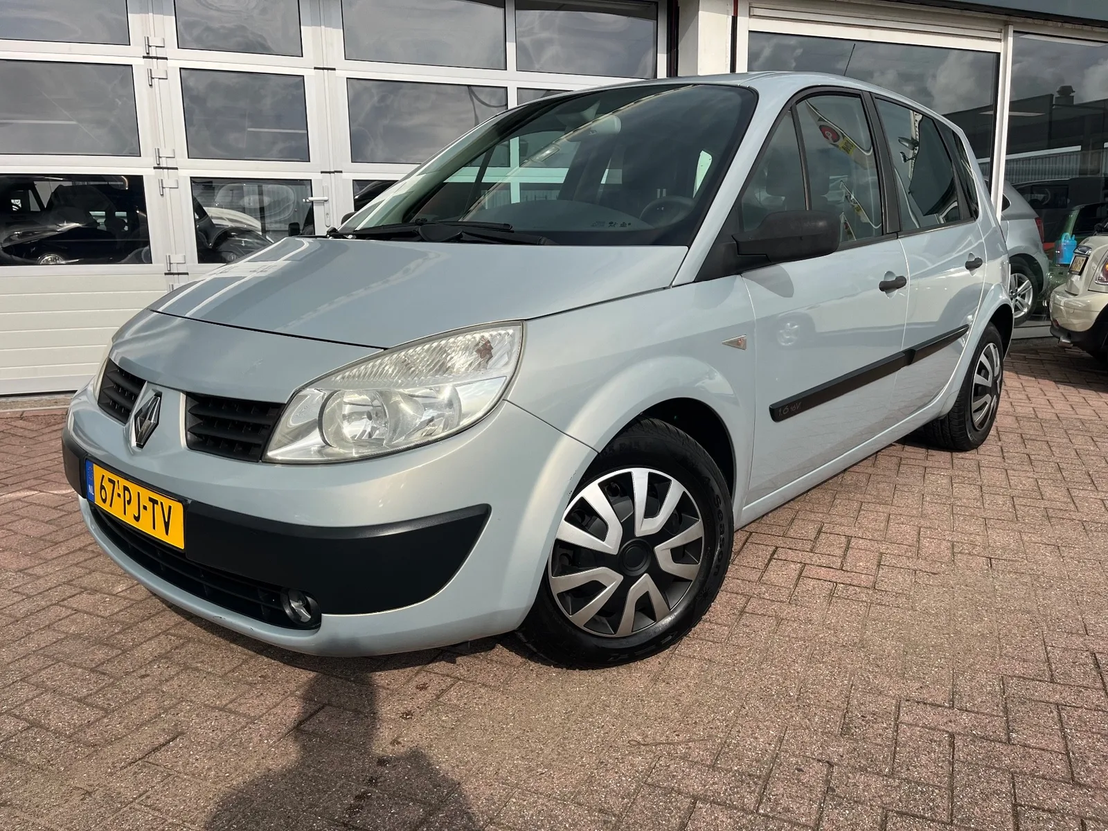 Renault Scénic (2004) — foto 1