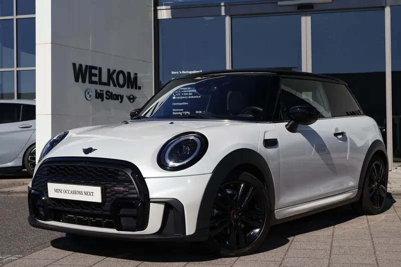 MINI Cooper (2023)