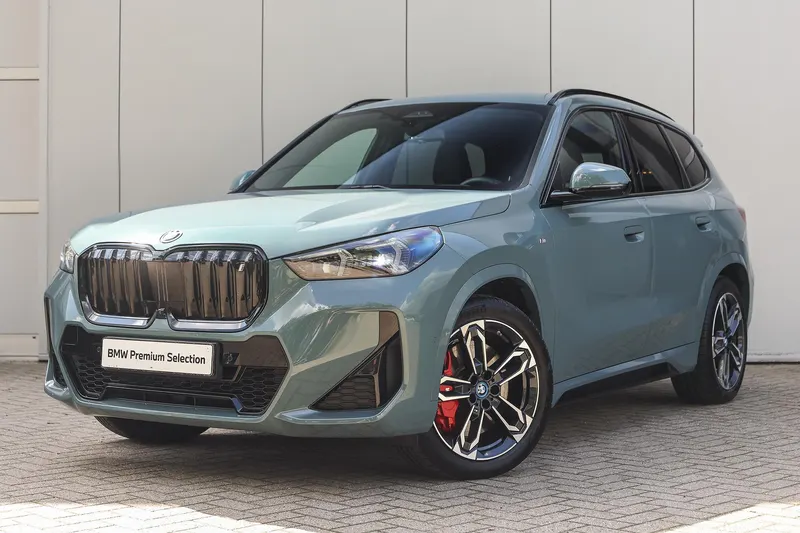 BMW iX1 (2023)