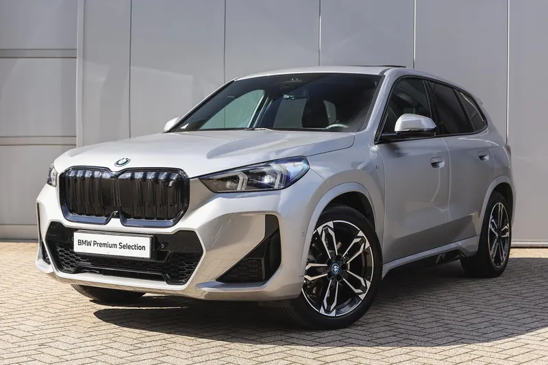 BMW iX1 (2023)