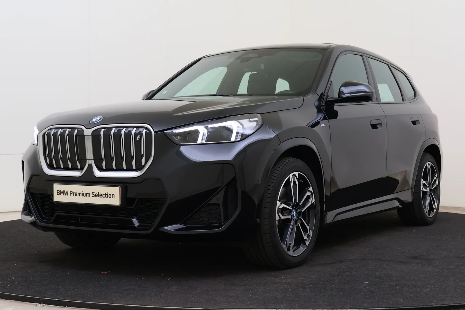 BMW iX1 (2023) — foto 1
