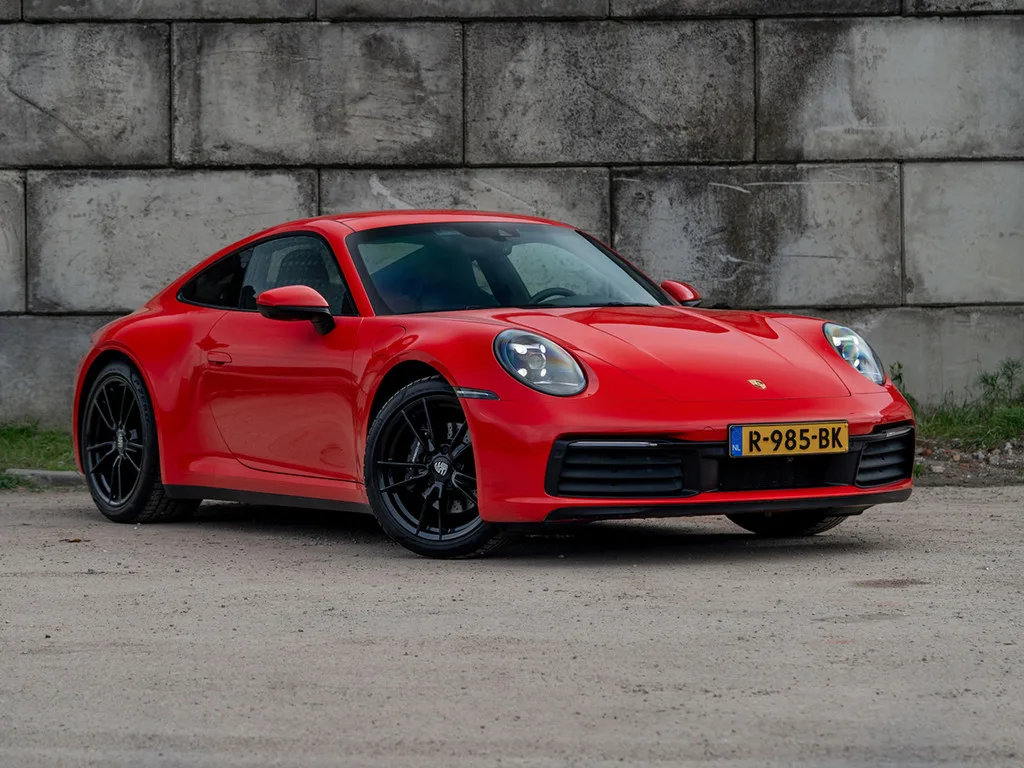 Porsche 911 (2020) — foto 1